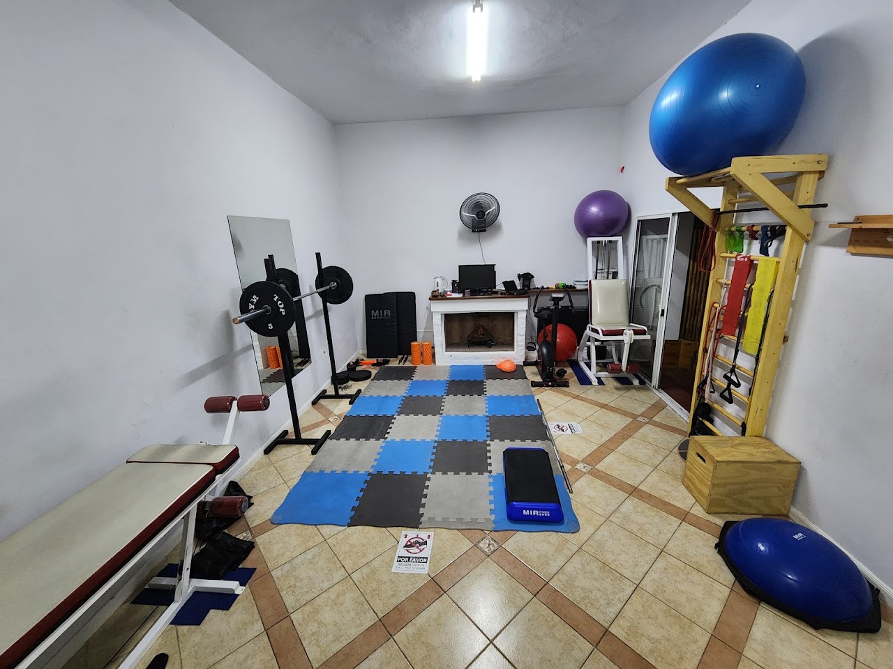 Sala de kinesiología y rehabilitación FIKS